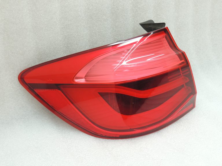 Oriģinālā BMW F30LCI Facelift aizmugurējais kreisais ārējais lukturis 63217372209 7372209