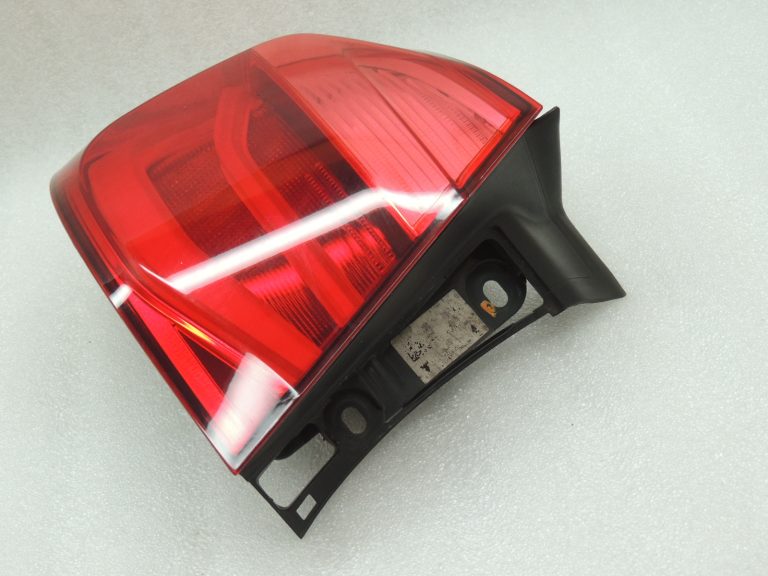 Oriģinālā BMW F30LCI Facelift aizmugurējais kreisais ārējais lukturis 63217372209 7372209