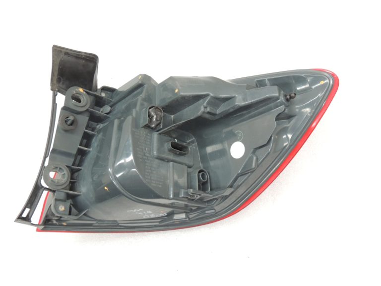 Oriģinālā BMW F30LCI Facelift aizmugurējais kreisais ārējais lukturis 63217372209 7372209