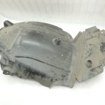 Oriģinālā Mercedes C-klases W205 priekšējā labās riteņu arkas uzlikas aizmugurējā daļa A2056912800