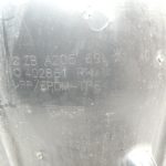 Oriģinālā Mercedes C-klases W205 priekšējā labās riteņu arkas uzlikas aizmugurējā daļa A2056912800