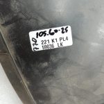 Oriģinālā Mercedes C-klases W205 priekšējā labās riteņu arkas uzlikas aizmugurējā daļa A2056912800