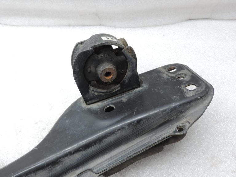 Oriģinālā 2004-2009 Toyota Corolla Verso AR10 motora stiprinājuma šķērssijas konstrukcija