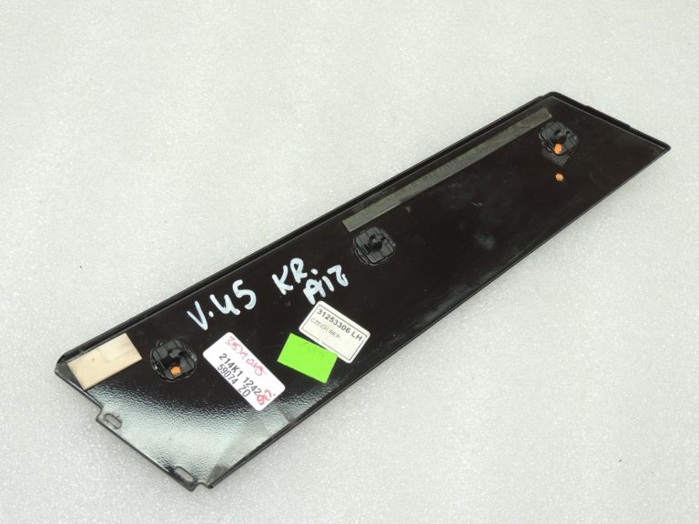 Volvo V60 I C-pilona durvju apdare pa kreisi 31424511