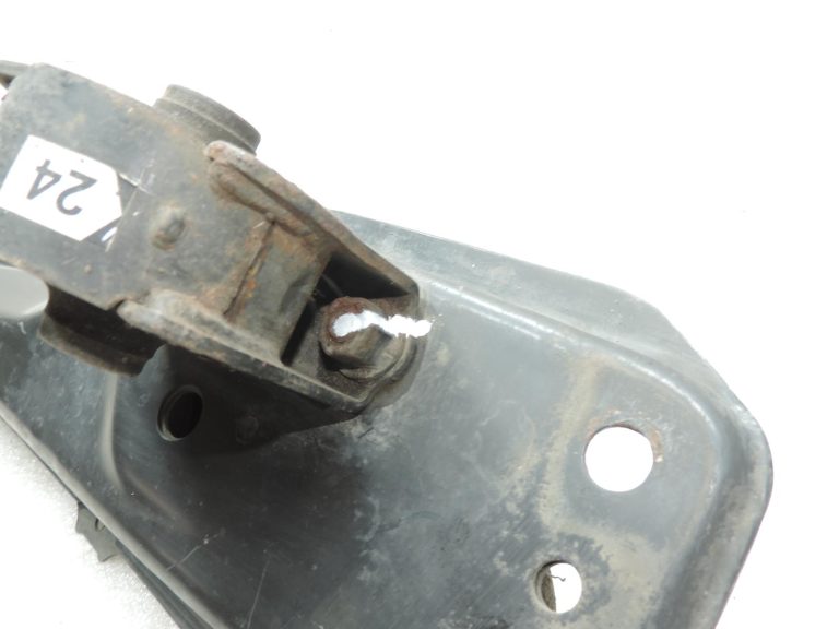 Oriģinālā 2004-2009 Toyota Corolla Verso AR10 motora stiprinājuma šķērssijas konstrukcija