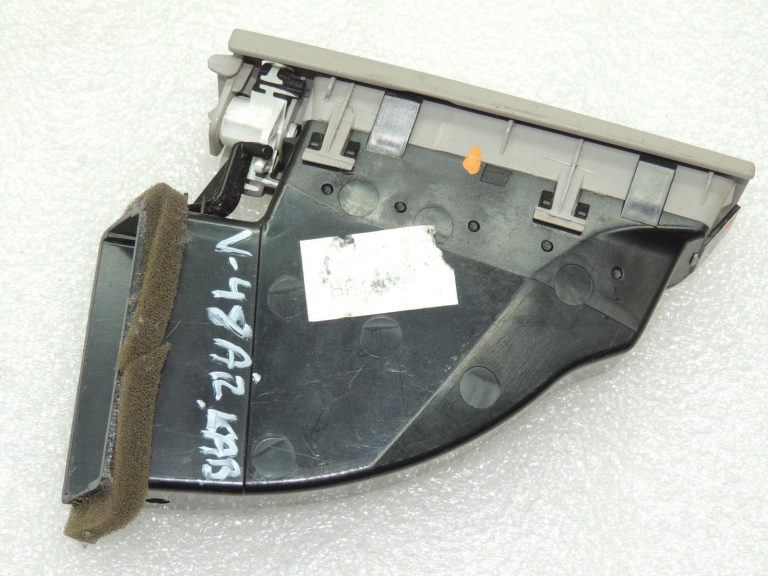 Volvo V60 I 2.0D Ventilācijas režģis B-pilona labajā pusē 39802485