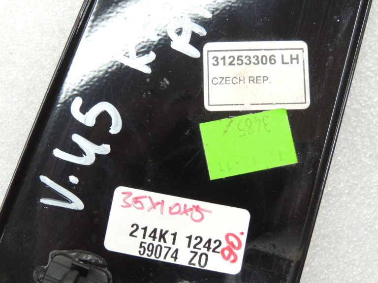 Volvo V60 I C-pilona durvju apdare pa kreisi 31424511