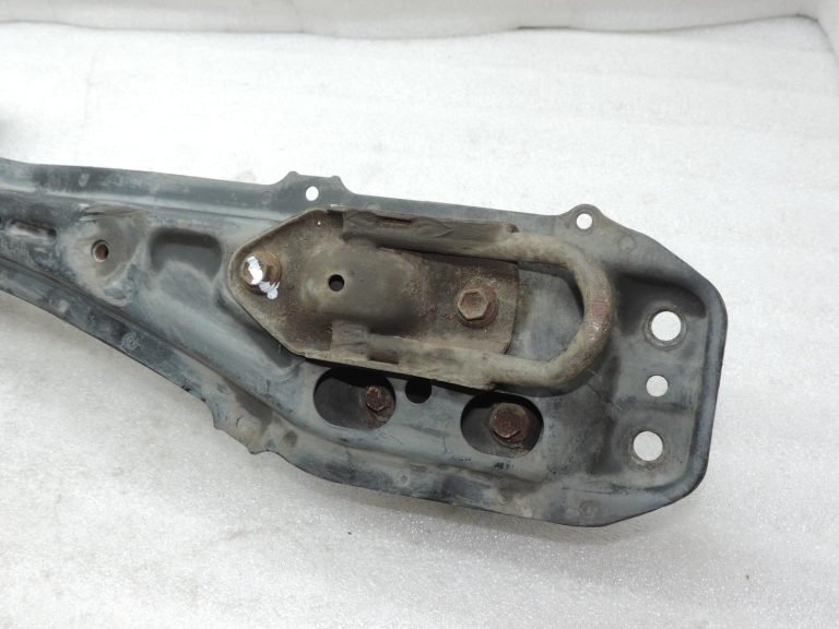 Oriģinālā 2004-2009 Toyota Corolla Verso AR10 motora stiprinājuma šķērssijas konstrukcija