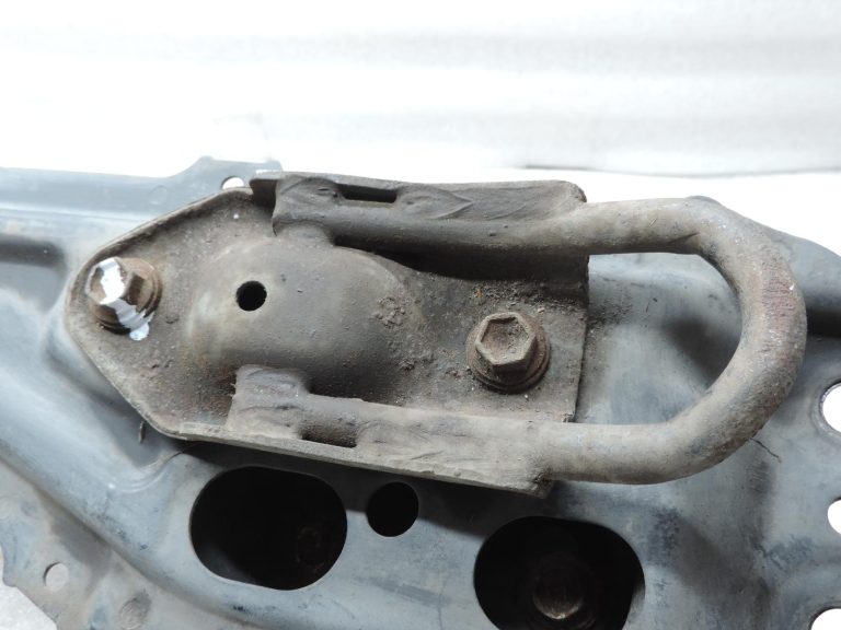 Oriģinālā 2004-2009 Toyota Corolla Verso AR10 motora stiprinājuma šķērssijas konstrukcija