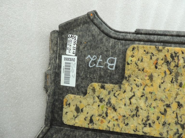 Oriģinālais BMW 5. sērijas F10 aizmugurējā bagāžas nodalījuma plaukta pārsegs melns 51469173452