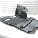 Oriģinālā 2004-2009 Toyota Corolla Verso AR10 apakšējā virsbūves aizsardzība priekšējā kreisā