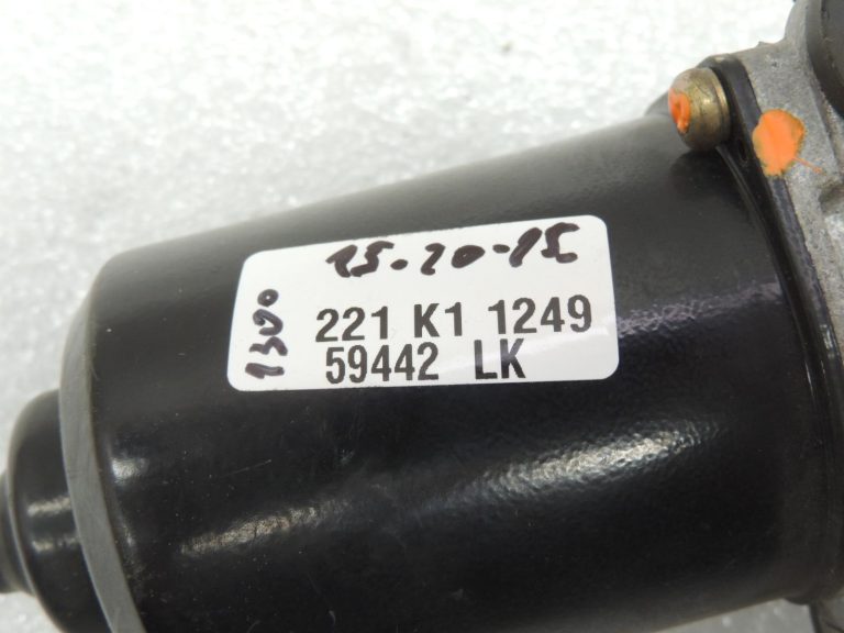 Mitsubishi Pajero V7 V6 V8 V8 V9 Priekšējā stikla tīrītāja motors MR388038
