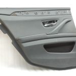 Oriģinālā BMW 5. sērijas F10 F11 aizmugurējā kreisā durvju paneļa durvju apdare BLACK LCSW 7273279