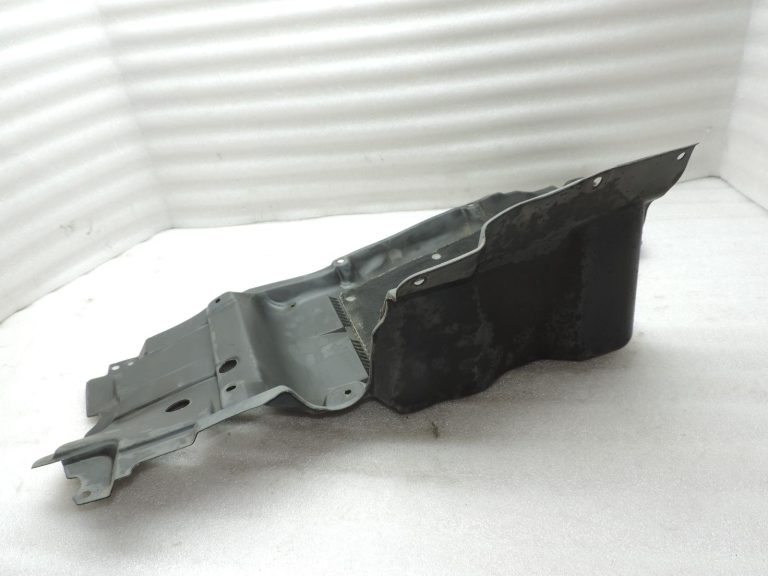 Oriģinālā 2004-2009 Toyota Corolla Verso AR10 apakšējā virsbūves aizsardzība priekšējā kreisā