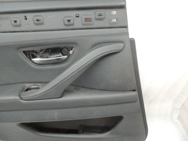 Oriģinālā BMW 5. sērijas F10 F11 aizmugurējā kreisā durvju paneļa durvju apdare BLACK LCSW 7273279