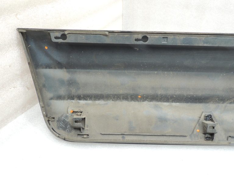 Mitsubishi Pajero V6 īso durvju līstes kreisās MR478753