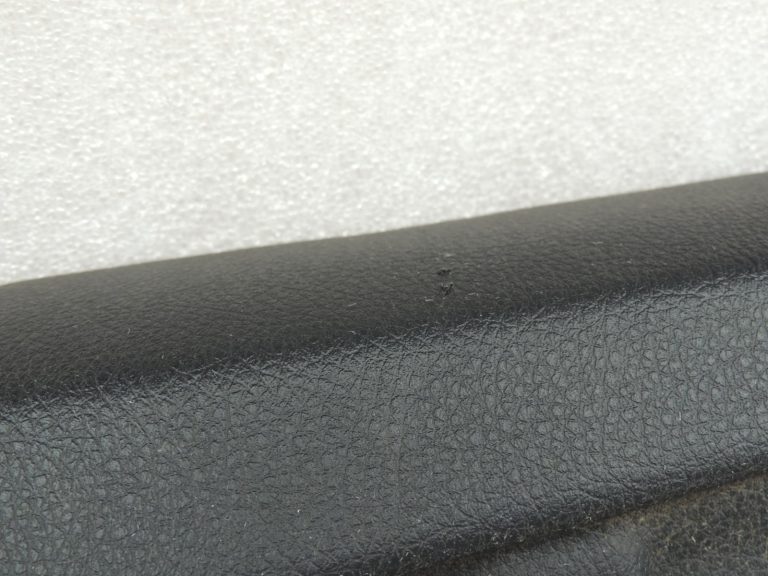 Oriģinālā BMW 5. sērijas F10 F11 aizmugurējā kreisā durvju paneļa durvju apdare BLACK LCSW 7273279