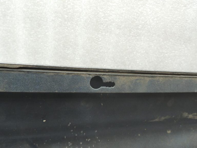 Mitsubishi Pajero V6 īso durvju līstes kreisās MR478753