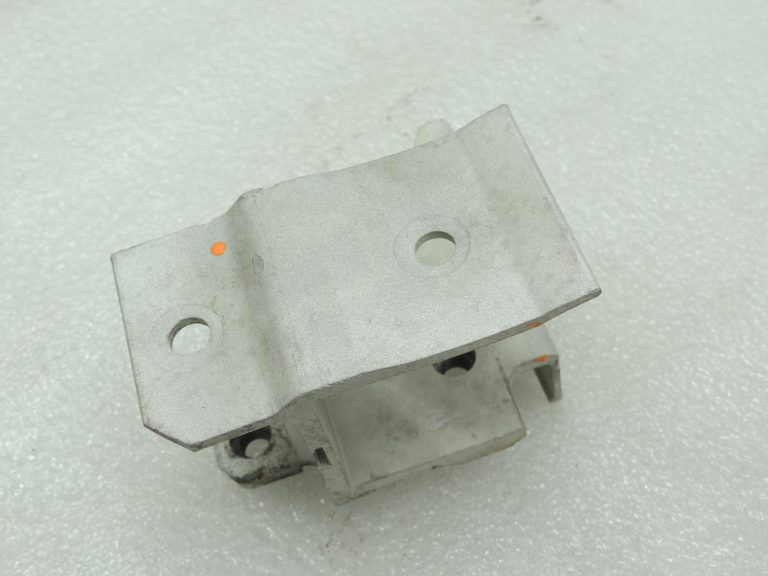 Oriģinālā BMW F20 F21 F22 F22 F30 F31 F34 Priekšējā tilta balsta stiprinājums, labais 51647245796