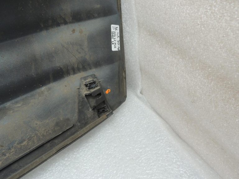 Mitsubishi Pajero V6 īso durvju līstes kreisās MR478753