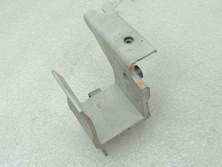 Oriģinālā BMW F20 F21 F22 F22 F30 F31 F34 Priekšējā tilta balsta stiprinājums, labais 51647245796