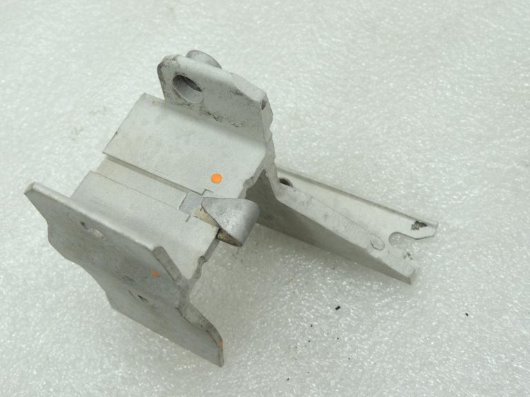 Oriģinālā BMW F20 F21 F22 F22 F30 F31 F34 Priekšējā tilta balsta stiprinājums, labais 51647245796
