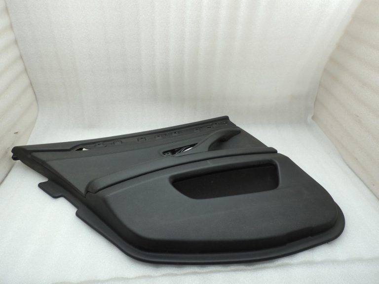 Oriģinālā BMW 5. sērijas F10 F11 aizmugurējā kreisā durvju paneļa durvju apdare BLACK LCSW 7273279