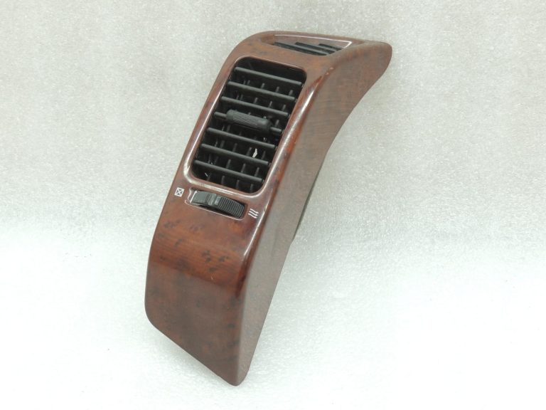 Mitsubishi Pajero V7 V6 ventilācijas atveres koka pārsegs pa labi MR456379