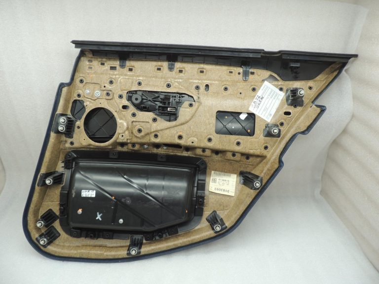 Oriģinālā BMW 5. sērijas F10 F11 aizmugurējā kreisā durvju paneļa durvju apdare BLACK LCSW 7273279