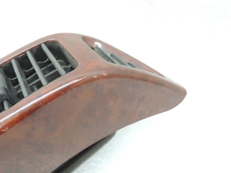 Mitsubishi Pajero V7 V6 ventilācijas atveres koka pārsegs pa labi MR456379
