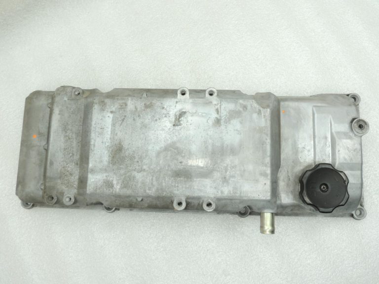 Mitsubishi Pajero V7 V6 3.2 DI-D 4M41 Vārstu vāks Cilindru galvas vāks ME204265
