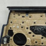 Oriģinālā BMW 5. sērijas F10 F11 aizmugurējā kreisā durvju paneļa durvju apdare BLACK LCSW 7273279