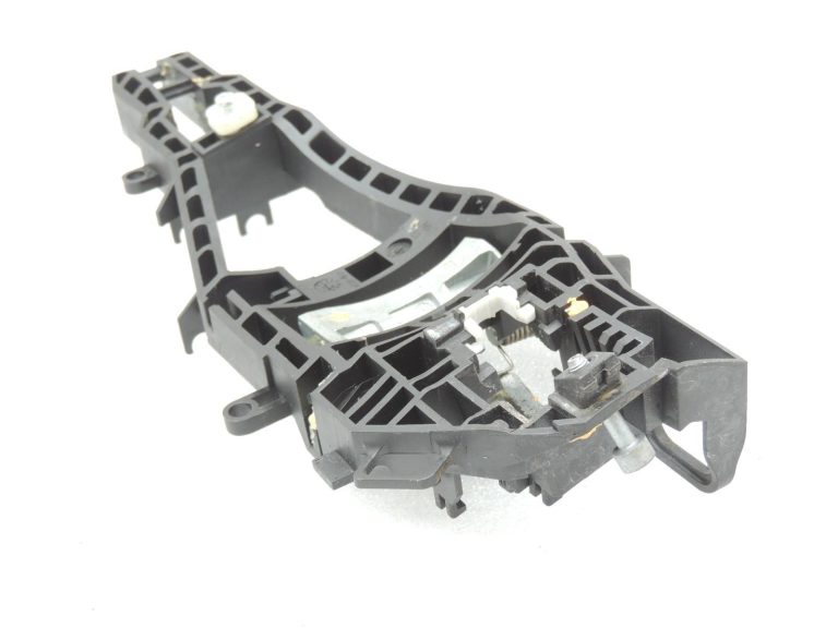 Oriģinālā BMW F30 F30 F31 F32 F32 F34 F33 Ārējo durvju rokturu kronšteins kreisajā pusē 7242567