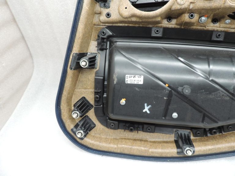 Oriģinālā BMW 5. sērijas F10 F11 aizmugurējā kreisā durvju paneļa durvju apdare BLACK LCSW 7273279