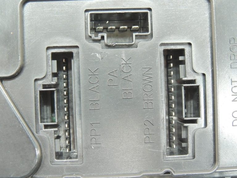 Renault Laguna III BCM vadības bloks UCH drošinātāju kārba 284B14540R 284B10044R