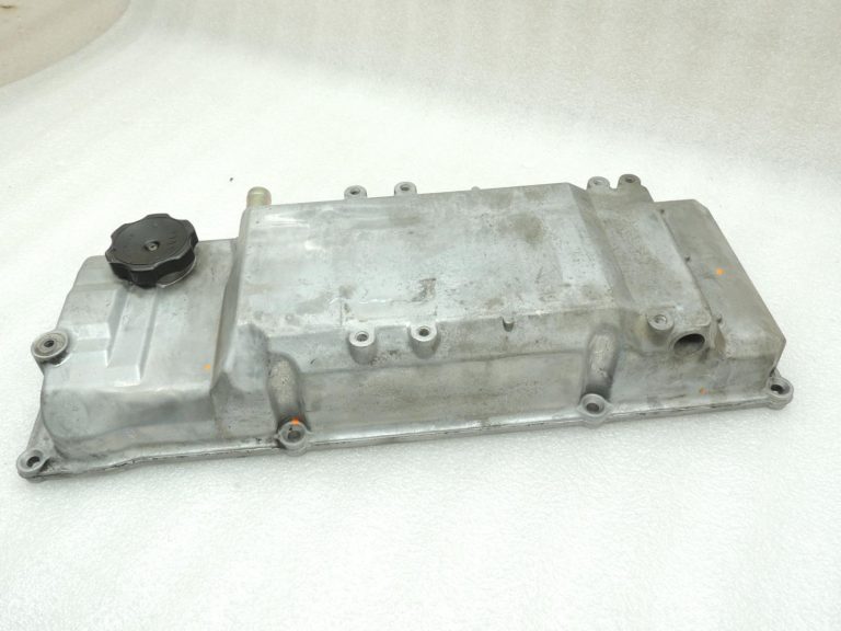 Mitsubishi Pajero V7 V6 3.2 DI-D 4M41 Vārstu vāks Cilindru galvas vāks ME204265