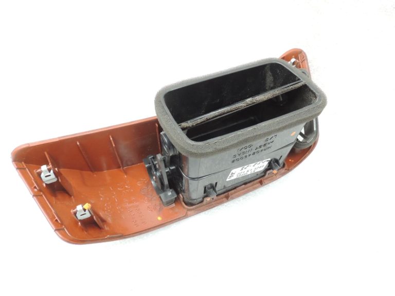 Mitsubishi Pajero V7 V6 ventilācijas atveres koka pārsegs pa labi MR456379