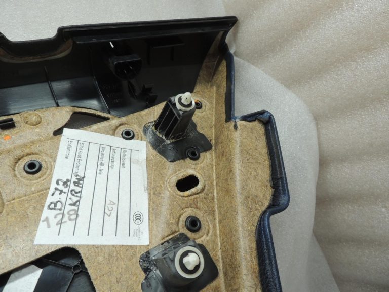 Oriģinālā BMW 5. sērijas F10 F11 aizmugurējā kreisā durvju paneļa durvju apdare BLACK LCSW 7273279