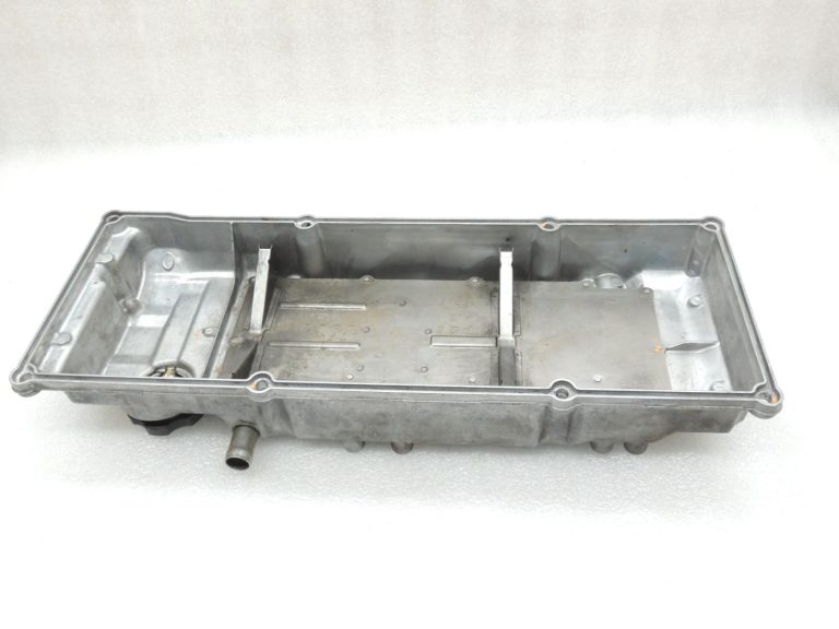 Mitsubishi Pajero V7 V6 3.2 DI-D 4M41 Vārstu vāks Cilindru galvas vāks ME204265