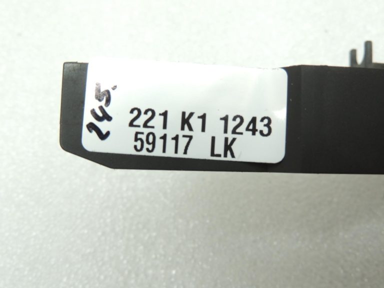 Oriģinālā BMW F30 F30 F31 F32 F32 F34 F33 Ārējo durvju rokturu kronšteins kreisajā pusē 7242567
