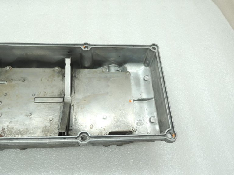 Mitsubishi Pajero V7 V6 3.2 DI-D 4M41 Vārstu vāks Cilindru galvas vāks ME204265