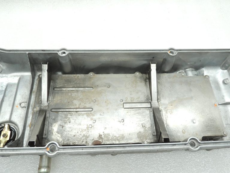 Mitsubishi Pajero V7 V6 3.2 DI-D 4M41 Vārstu vāks Cilindru galvas vāks ME204265