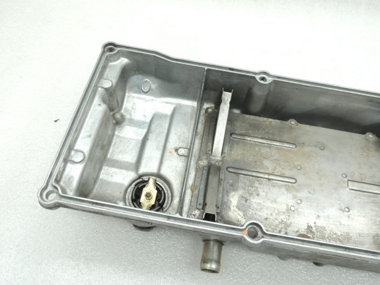 Mitsubishi Pajero V7 V6 3.2 DI-D 4M41 Vārstu vāks Cilindru galvas vāks ME204265