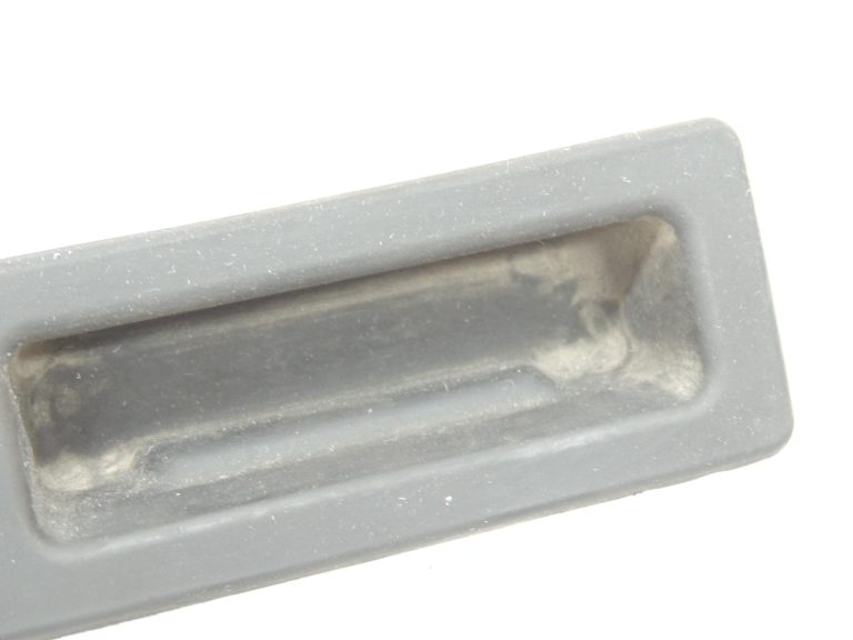 Oriģinālā BMW F22 F22 F22 F23 F23 F45 F30 F31 Aizmugurējo durvju roktura poga 51247368752