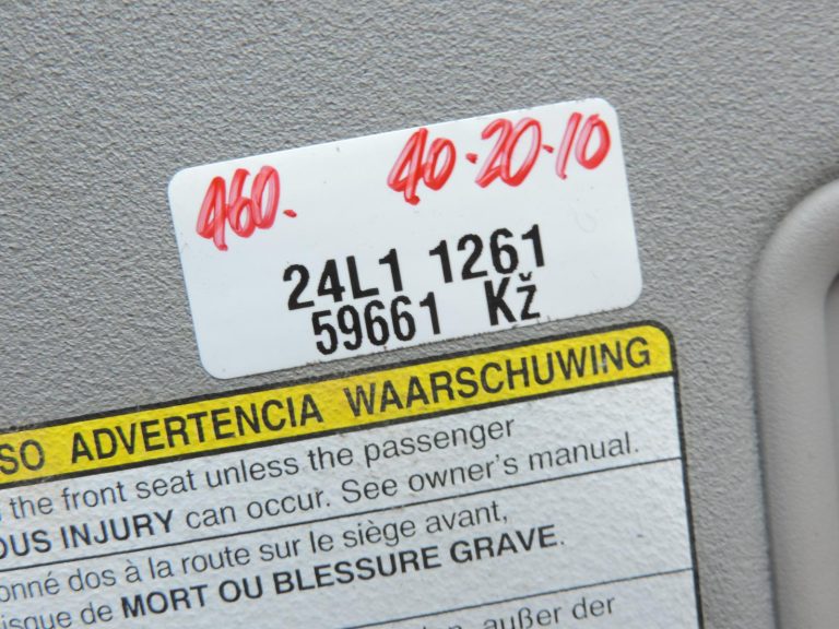 Oriģinālais 2005-2011 Toyota Yaris P9 saules aizsarglīdzeklis labajā pusē