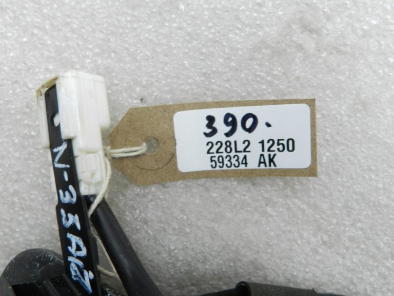 Nissan X-Trail T31 oriģinālā aizmugurējās drošības jostas sprādzes siksna 88842JG000