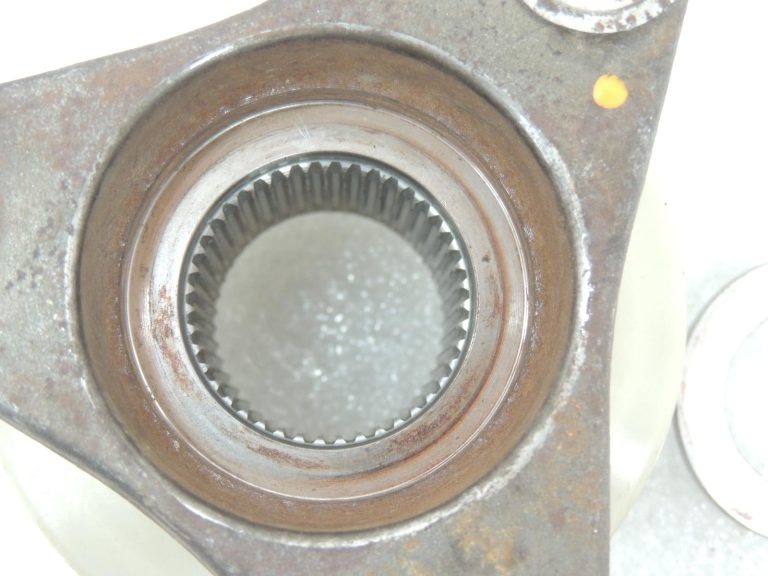 BMW X3 E83 Pārnesumkārbas piedziņas atloku aizmugurējais LK=96mm 27107537662