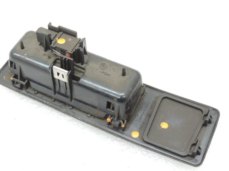 Oriģinālā BMW F22 F22 F22 F23 F23 F45 F30 F31 Aizmugurējo durvju roktura poga 51247368752