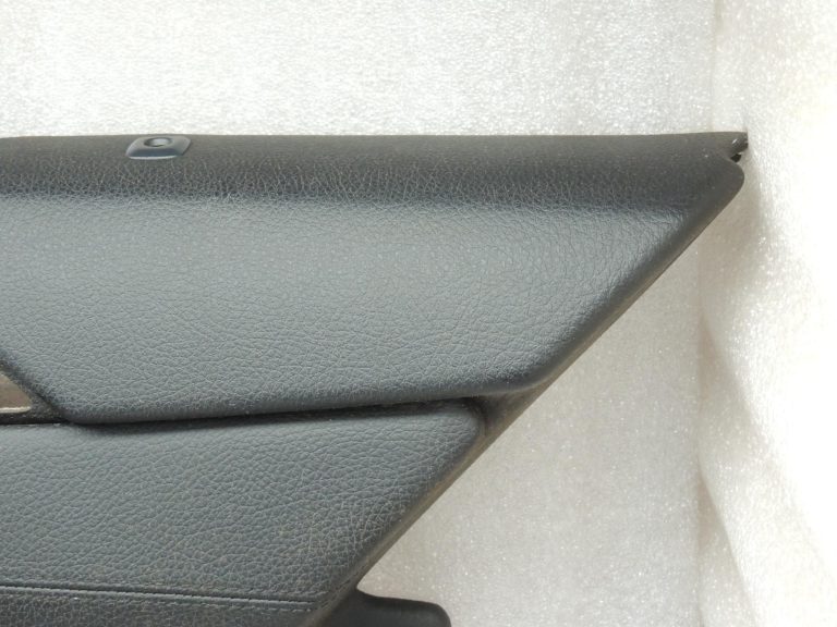 Oriģinālā BMW 5. sērijas F10 F11 aizmugurējā labā durvju paneļa durvju apdare BLACK LCSW 7273280