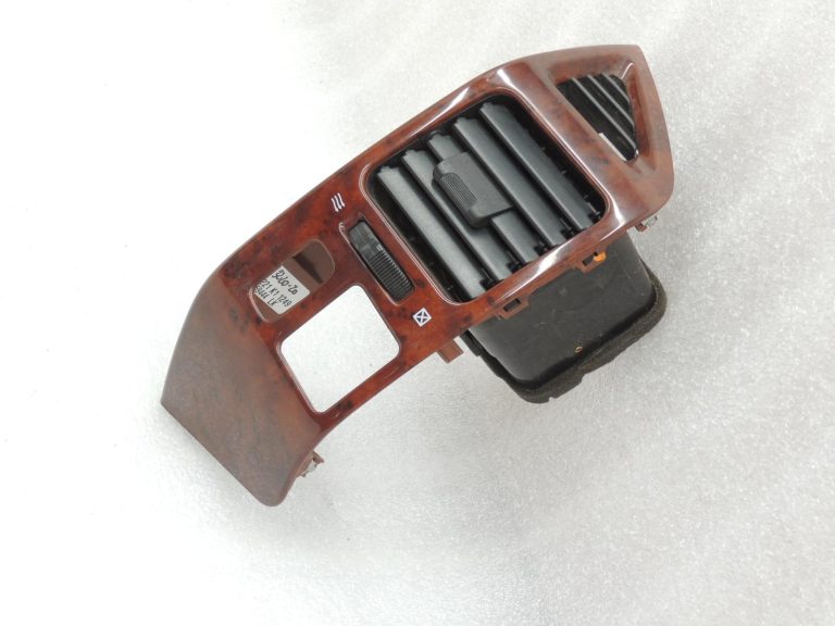 Mitsubishi Pajero V7 V6 ventilācijas atveres koka vāks kreisais MR456381